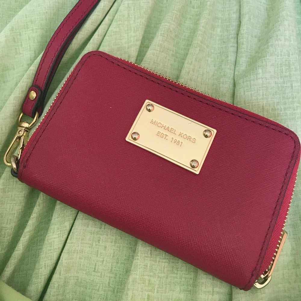 MICHAEL KORS wristlet wallet